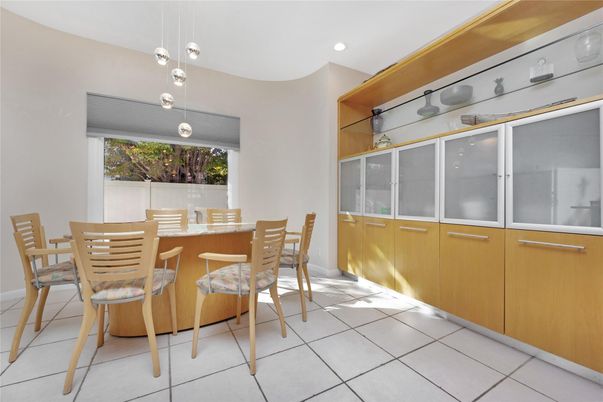 Dining room, Interior, Pendant Lights, Recessed Lighting