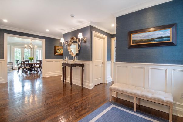 Chandelier, Dining room, Interior, Recessed Lighting, Wood Texture Flooring