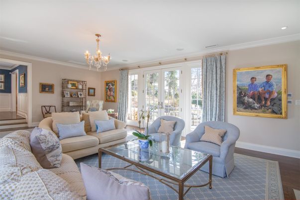 Chandelier, Dining room, Interior, Living room, Recessed Lighting, Wood Texture Flooring