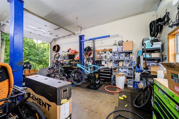Garage, Interior