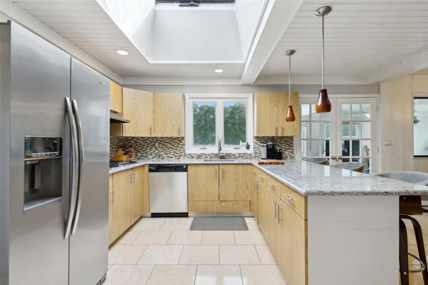 Interior, Kitchen, Pendant Lights, Recessed Lighting, Stainless Steel Appliances