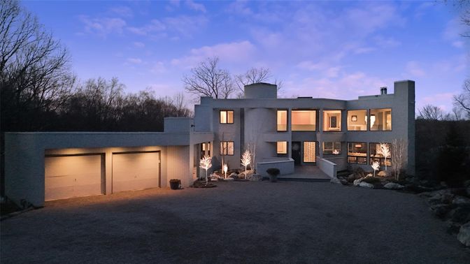 Attached, Backyard, Exterior, Facade, Modern