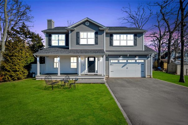 Attached, Exterior, Facade, Farmhouse