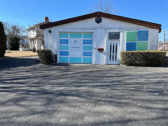 Detached Garage, Exterior