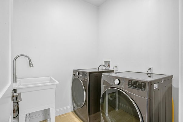 Interior, Washer