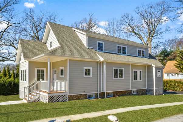 Exterior, Facade, Cape Cod