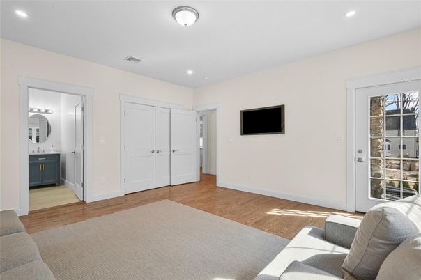 Interior, Recessed Lighting, Wood Texture Flooring