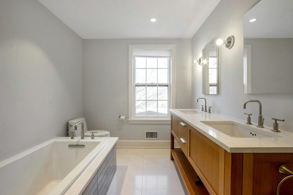 Bathroom, Dual Sink Vanities, Interior, Recessed Lighting