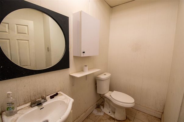 Bathroom, Interior