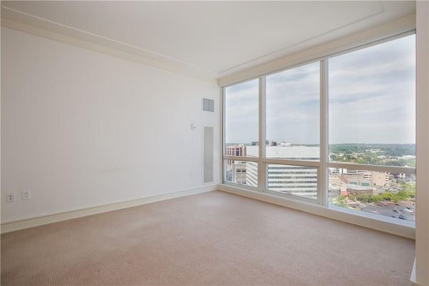 Empty room, Interior, Water