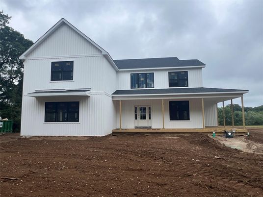 Exterior, Facade, Farmhouse