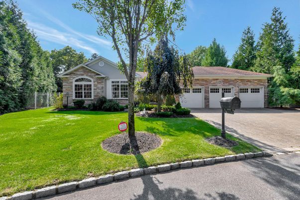 Attached, Exterior, Facade, Ranch