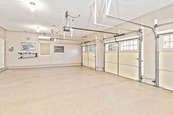 Garage, Interior