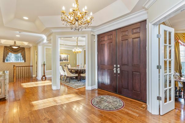 Chandelier, Dining room, Interior, Recessed Lighting, Wood Texture Flooring