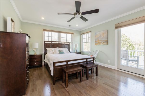 Bedroom, Dining room, Interior, Recessed Lighting, Wood Texture Flooring