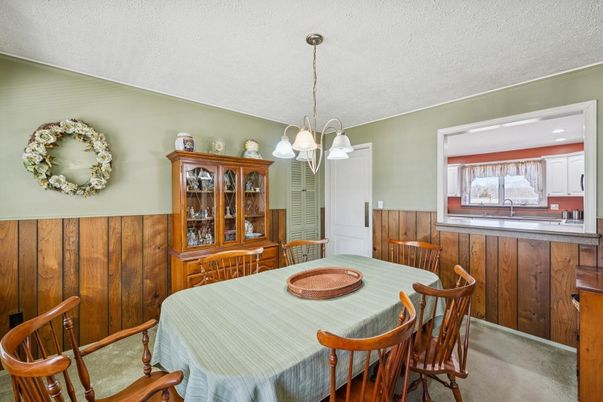 Dining room, Interior, Pendant Lights, Recessed Lighting