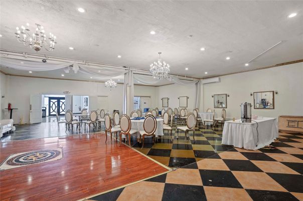 Chandelier, Dining room, Interior, Recessed Lighting