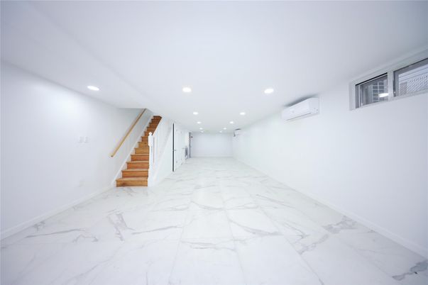 Empty room, Interior, Marble, Recessed Lighting