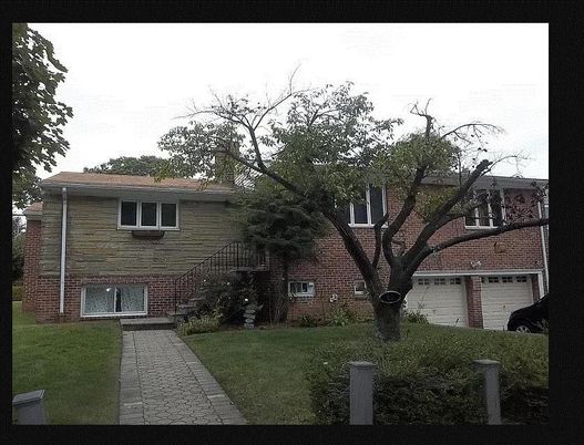 Attached, Exterior, Facade, Brick Facade, Raised Ranch