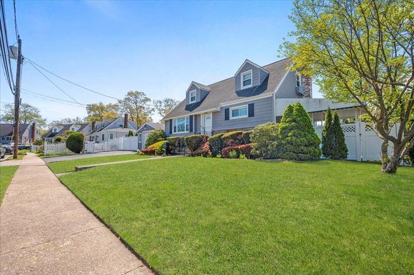 Backyard, Exterior, Facade, Cape Cod