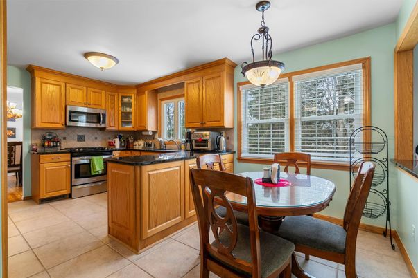 Dining room, Interior, Kitchen, Pendant Lights, Stainless Steel Appliances