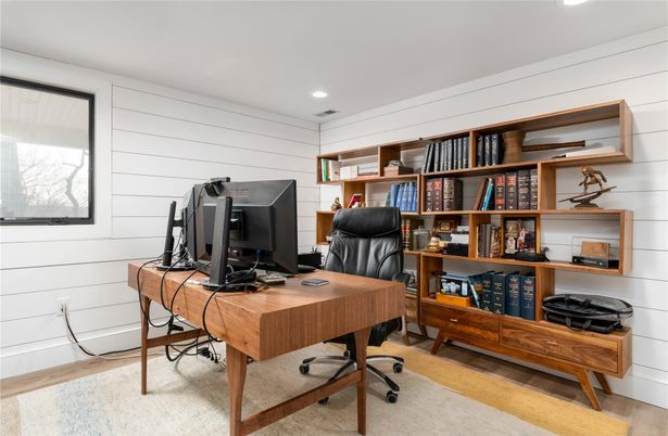 Home Office, Interior, Recessed Lighting, Wood Texture Flooring