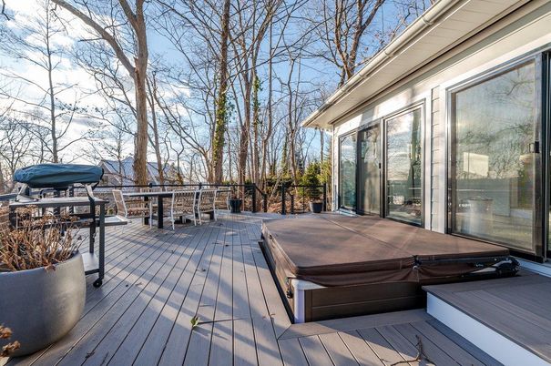 Exterior, Hot Tub