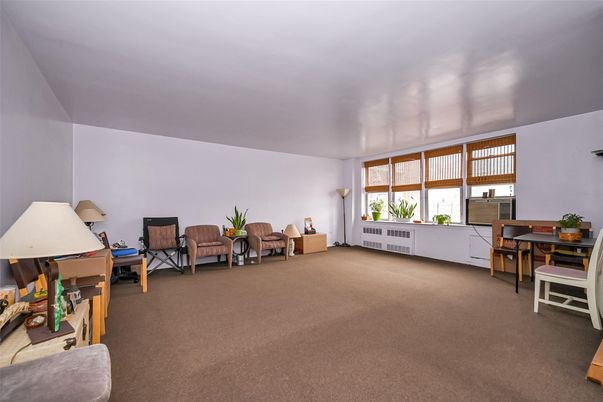 Dining room, Interior