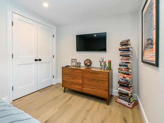 Interior, Recessed Lighting, Wood Texture Flooring