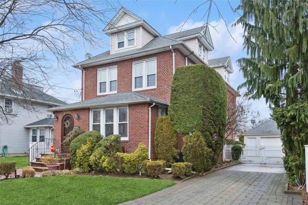 Detached Garage, Exterior, Facade, Brick Facade, American Foursquare