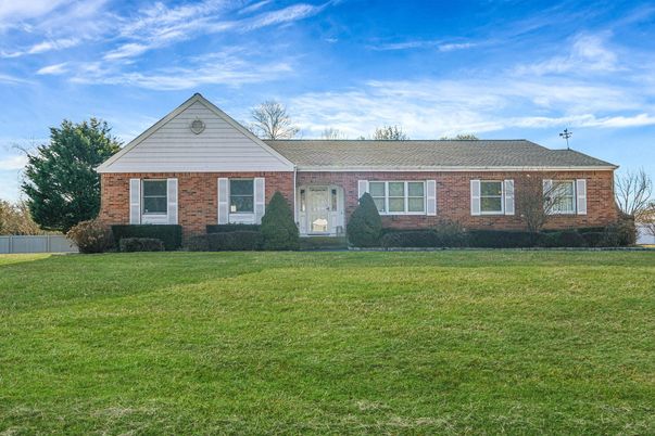 Exterior, Facade, Brick Facade, Ranch