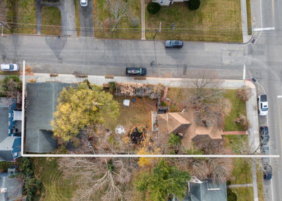 Exterior, Drone