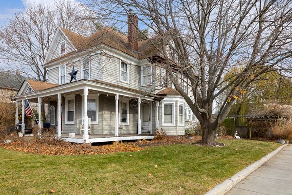 Exterior, Facade, Queen Anne Victorian