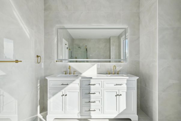 Bathroom, Dual Sink Vanities, Interior