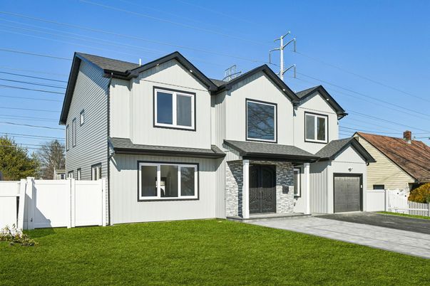 Attached, Exterior, Facade, Farmhouse