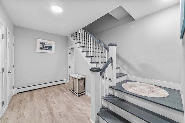 Interior, Recessed Lighting, Wood Texture Flooring