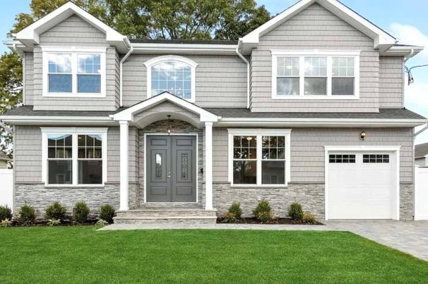 Attached, Exterior, Facade, American Craftsman