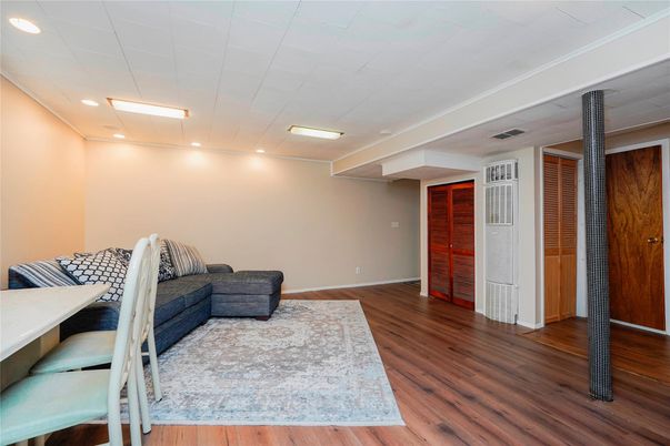 Interior, Recessed Lighting, Wood Texture Flooring