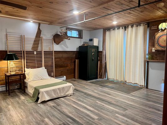 Bedroom, Interior, Recessed Lighting, Wooden Ceilings, Wood Texture Flooring