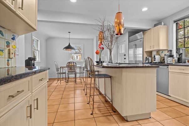 Dining room, Interior, Kitchen, Pendant Lights, Recessed Lighting