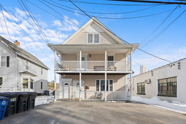 Exterior, Facade, Queen Anne Victorian