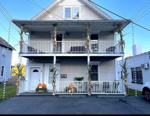 Exterior, Facade, Queen Anne Victorian