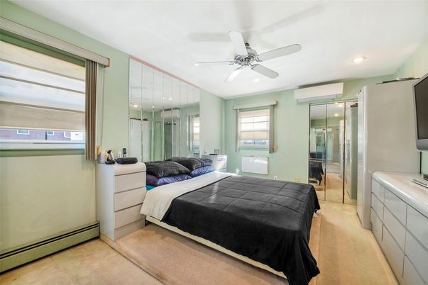 Bathroom, Bedroom, Glass Shower, Interior, Recessed Lighting