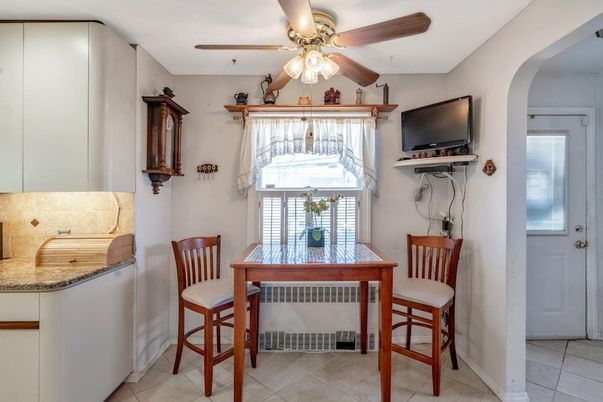 Dining room, Interior