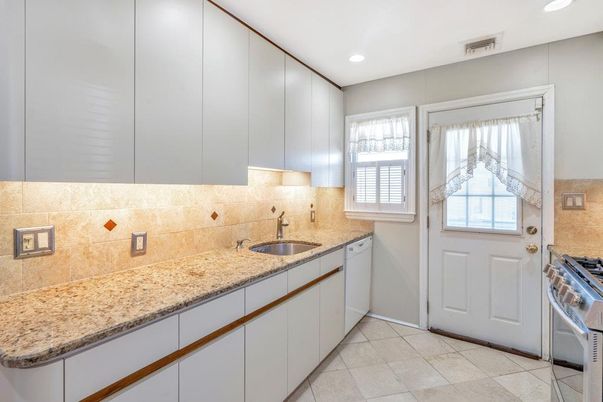 Interior, Kitchen, Recessed Lighting