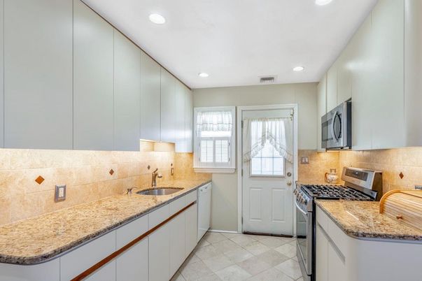 Interior, Kitchen, Recessed Lighting