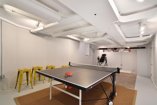 Game Room, Interior, Recessed Lighting