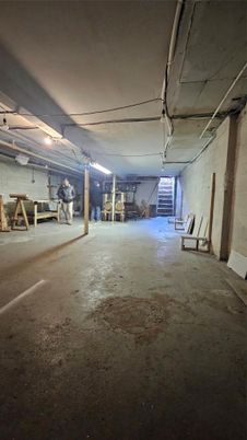 Garage, Interior
