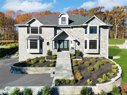 Exterior, Facade, French Provincial