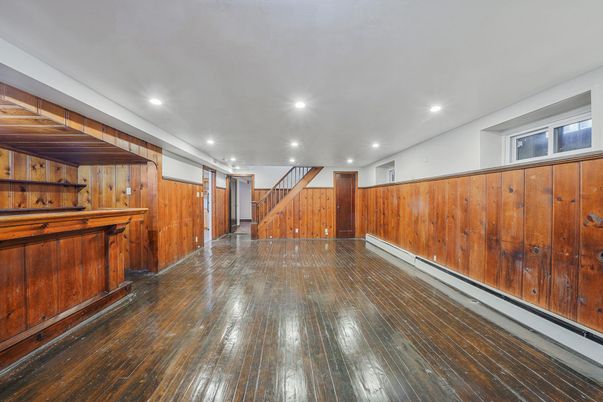 Empty room, Interior, Recessed Lighting, Wood Texture Flooring, Wooden Walls